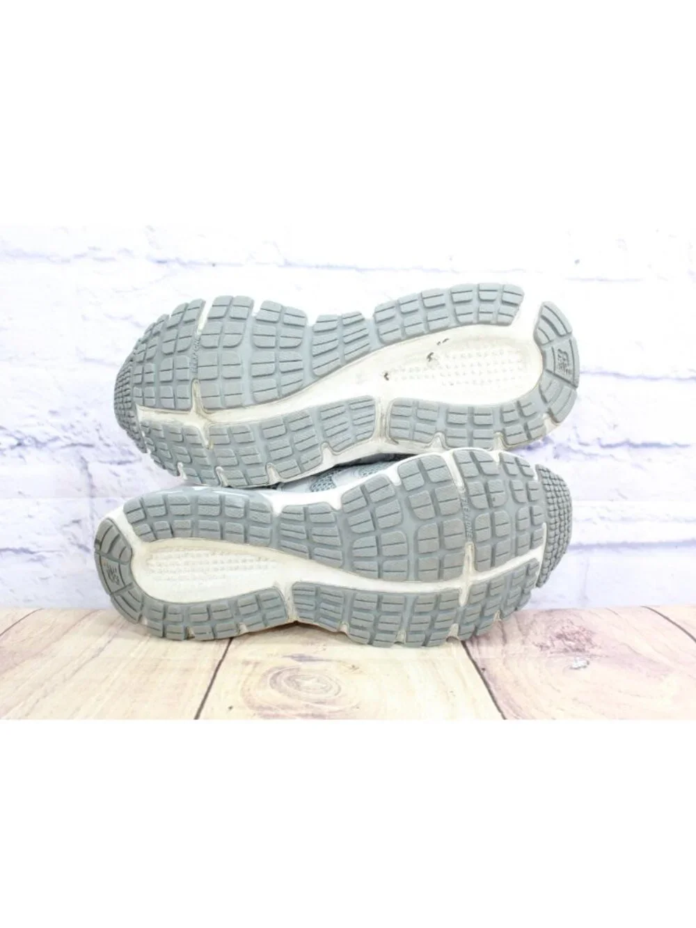 New Balance Gray Blue Mesh Lightweight Breathable Sneaker Size 8.5 B